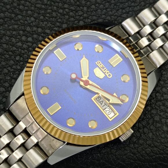 Vintage 1971 Seiko Automatic Mens Silver Watch W/daydate & Glass Back - Picture 6 of 10